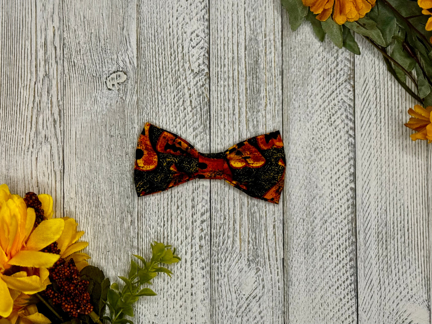 Spooky Jack-O-Lantern Clip-on Bow Tie