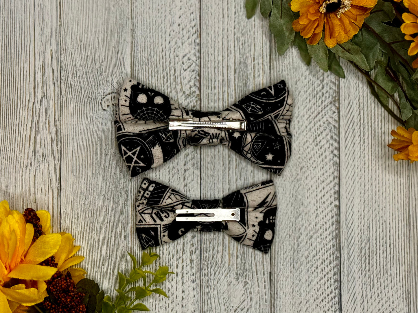 Mystic Mutt Reading Clip-on Bow Tie