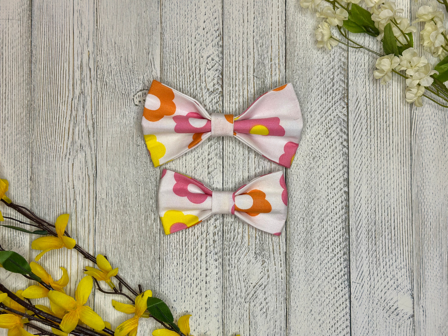 Retro Daisy Slip-on Bow Tie