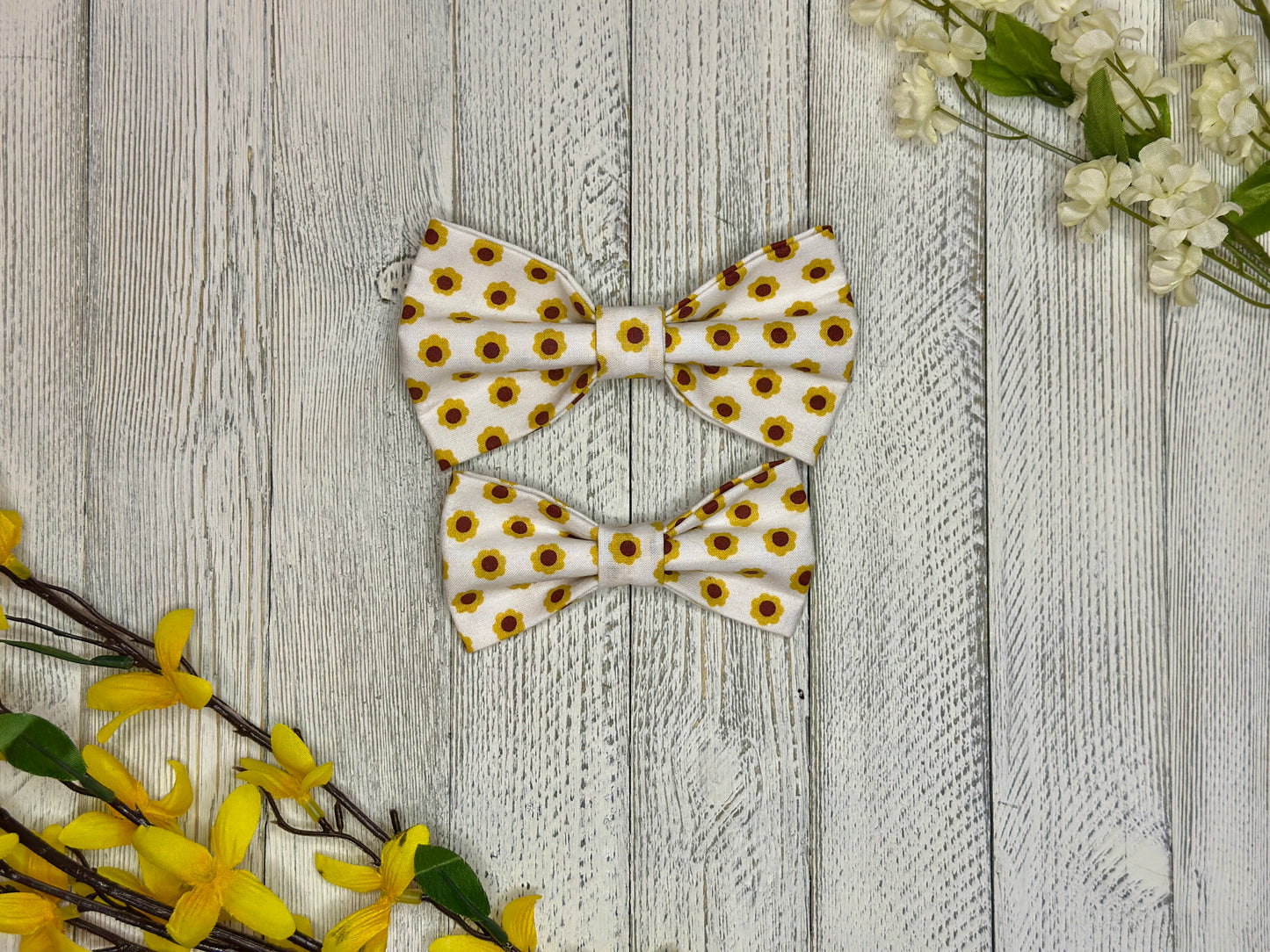 Retro Flower Slip-on Bow Tie