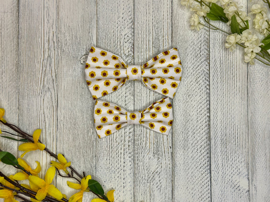 Retro Flower Slip-on Bow Tie