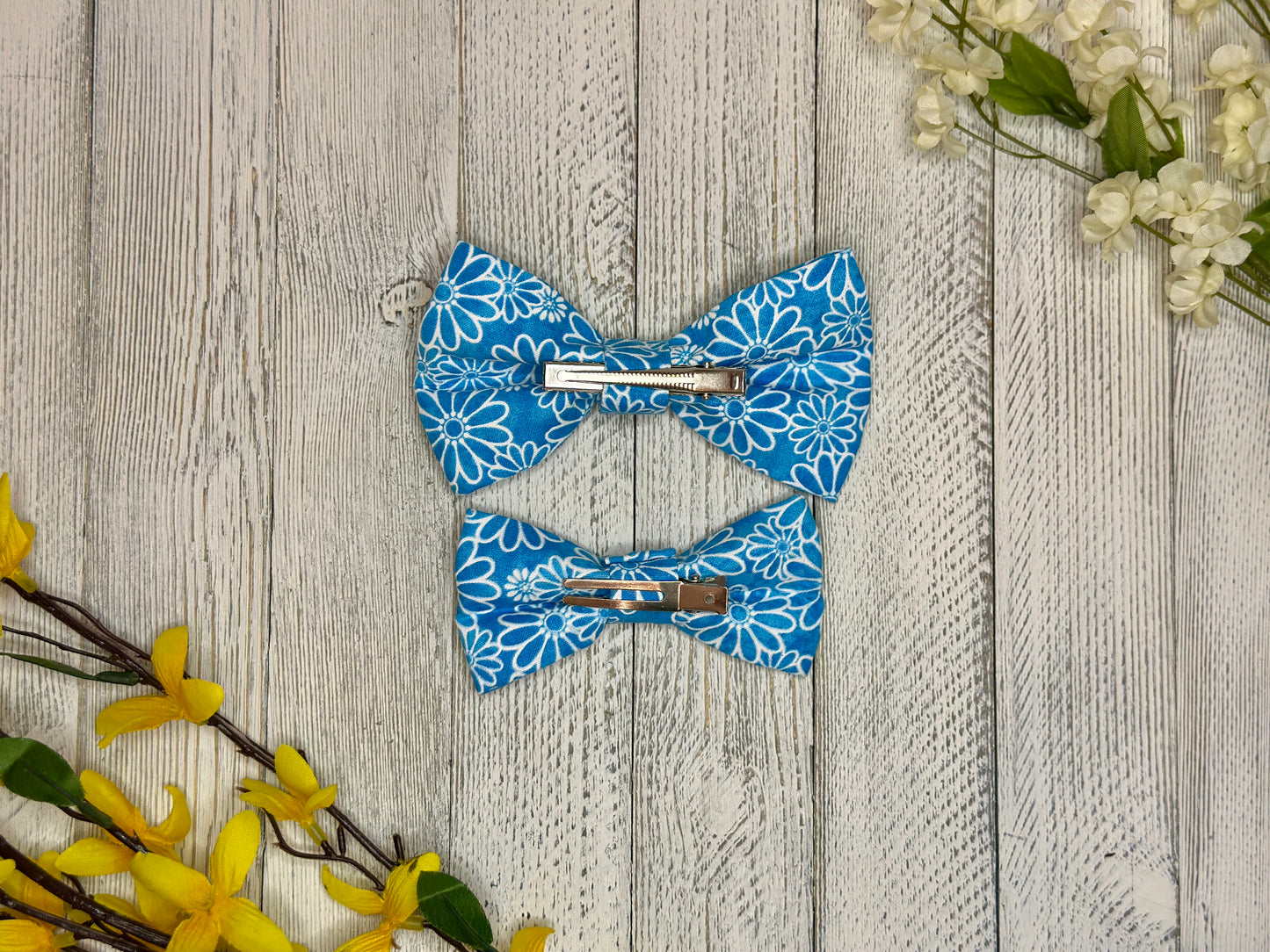 Vibrant Blue Daisy Clip-on Bow Tie