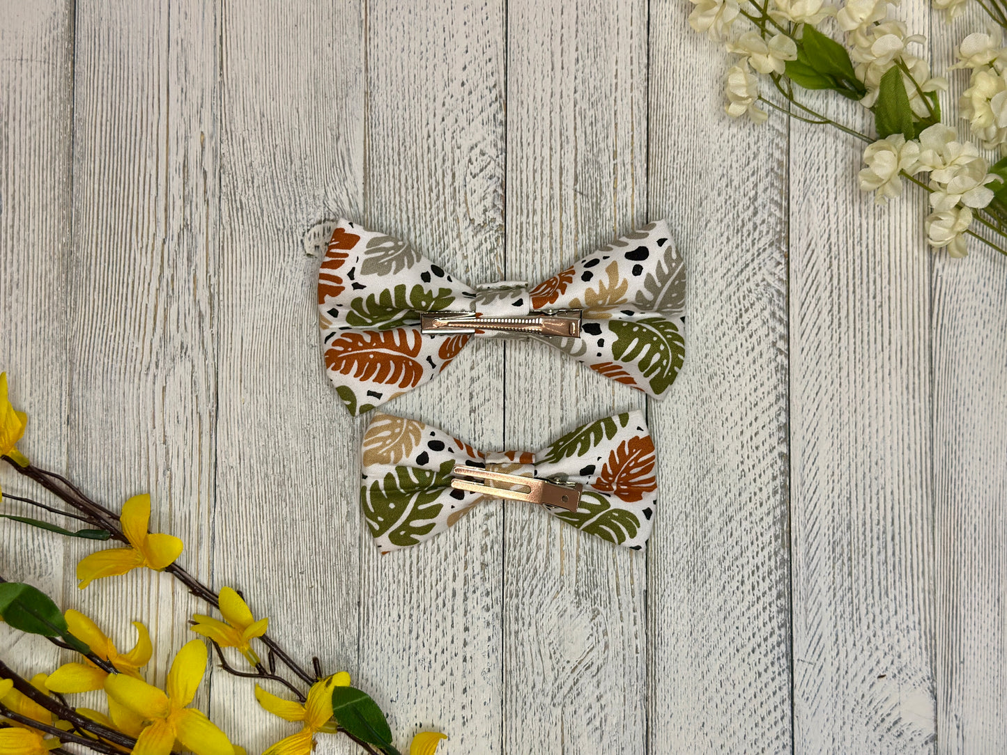 Out of the Jungle Leaves Clip-on Bow Tie