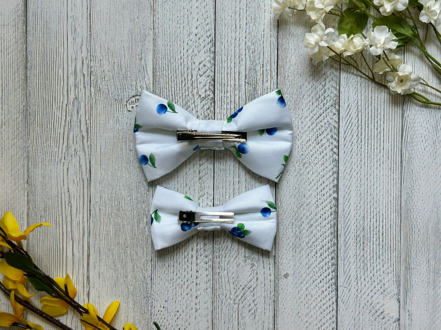 Field of Blueberries Clip-on Bow Tie