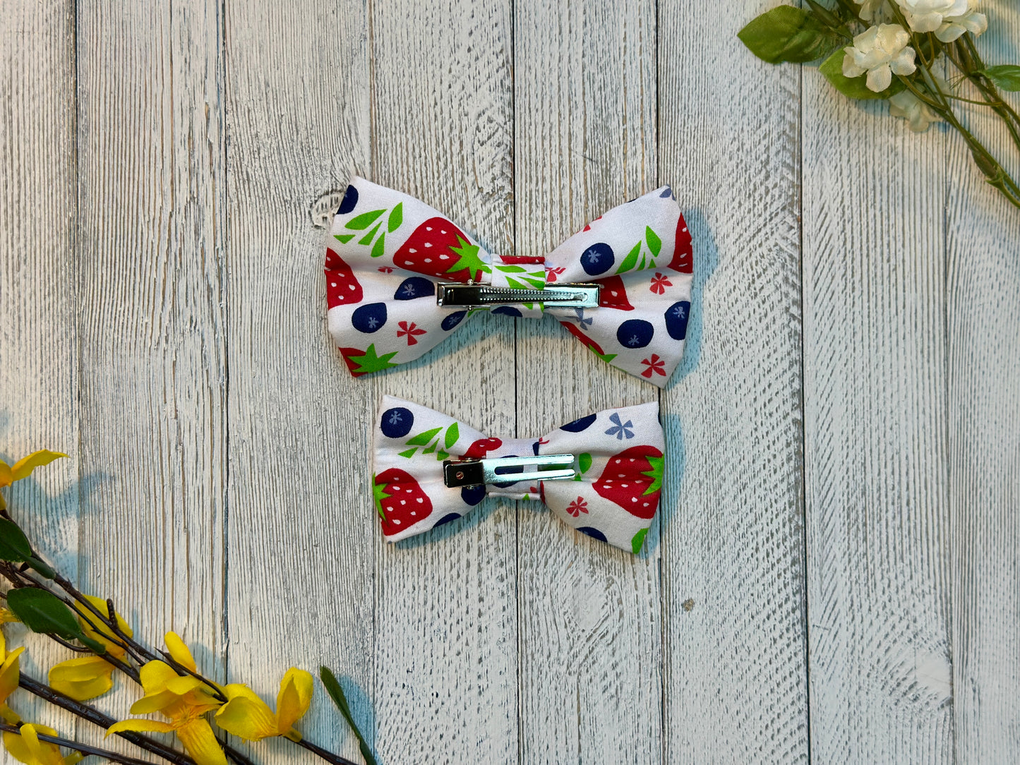 Pick-a-berry Clip-on Bow Tie